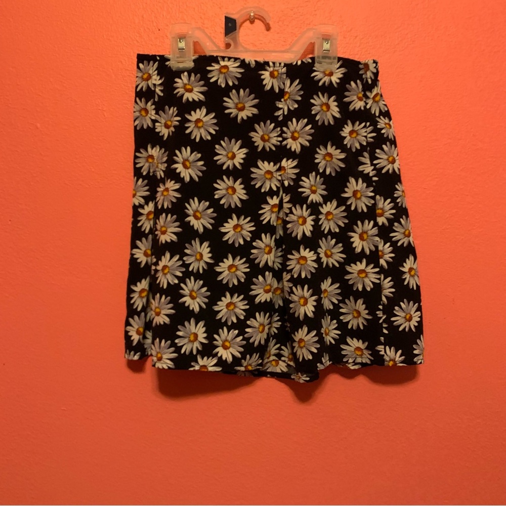 Kirra Black Daisy Print A-Line Skirt with Yellow Centers